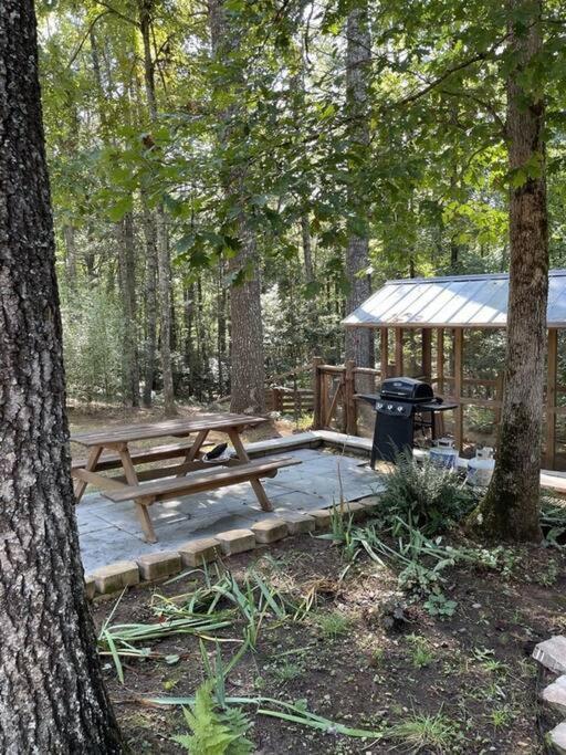 Beautiful & Peaceful Cabin W/ Deck Garden & Fire-Pit マーフィ エクステリア 写真