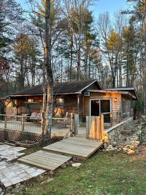 Beautiful & Peaceful Cabin W/ Deck Garden & Fire-Pit マーフィ エクステリア 写真
